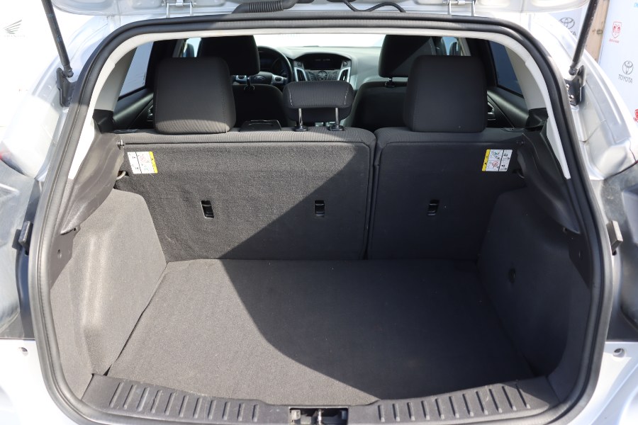 2014 Ford Focus 5dr HB SE, available for sale in Santa Ana, California | Auto Max Of Santa Ana. Santa Ana, California 2014 Ford Focus 5dr HB SE, available for sale in Santa Ana, California | Auto Max Of Santa Ana. Santa Ana, California