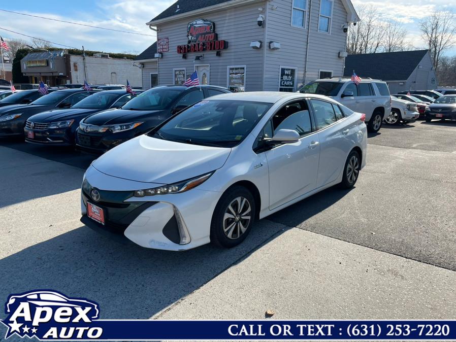 2018 Toyota Prius Prime Premium (Natl), available for sale in Selden, New York | Apex Auto. Selden, New York 2018 Toyota Prius Prime Premium (Natl), available for sale in Selden, New York | Apex Auto. Selden, New York