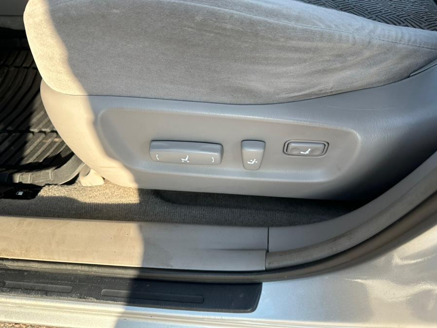 2002 Toyota Highlander 4dr V6 (Natl), available for sale in South Windsor, Connecticut | Mike And Tony Auto Sales, Inc. South Windsor, Connecticut 2002 Toyota Highlander 4dr V6 (Natl), available for sale in South Windsor, Connecticut | Mike And Tony Auto Sales, Inc. South Windsor, Connecticut
