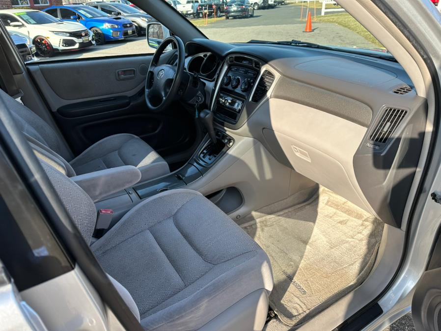 2002 Toyota Highlander 4dr V6 (Natl), available for sale in South Windsor, Connecticut | Mike And Tony Auto Sales, Inc. South Windsor, Connecticut 2002 Toyota Highlander 4dr V6 (Natl), available for sale in South Windsor, Connecticut | Mike And Tony Auto Sales, Inc. South Windsor, Connecticut