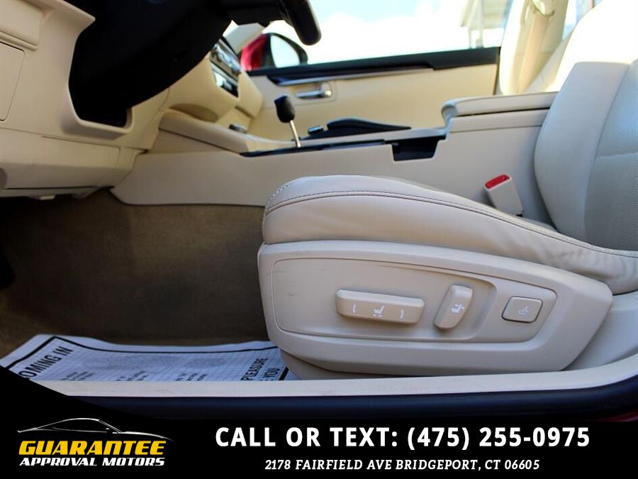 2015 Lexus Es 350 Base 4dr Sedan, available for sale in Bridgeport, Connecticut | Guarantee Approval Motors. Bridgeport, Connecticut 2015 Lexus Es 350 Base 4dr Sedan, available for sale in Bridgeport, Connecticut | Guarantee Approval Motors. Bridgeport, Connecticut