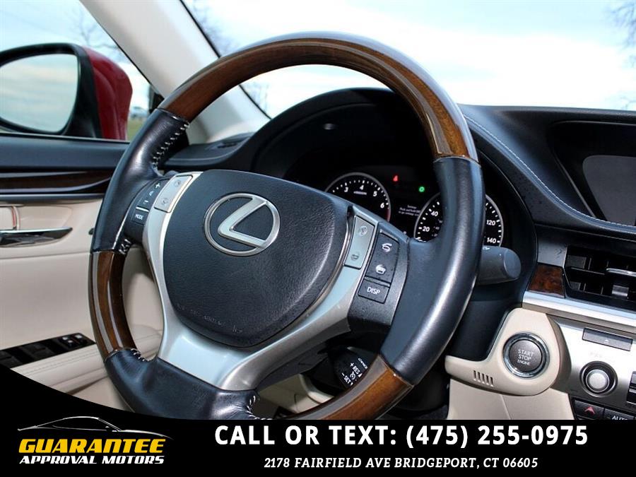 2015 Lexus Es 350 Base 4dr Sedan, available for sale in Bridgeport, Connecticut | Guarantee Approval Motors. Bridgeport, Connecticut 2015 Lexus Es 350 Base 4dr Sedan, available for sale in Bridgeport, Connecticut | Guarantee Approval Motors. Bridgeport, Connecticut
