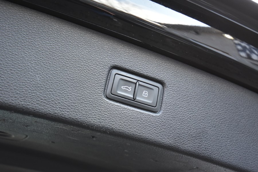 2020 Audi Q7 Premium Plus 55 TFSI quattro, available for sale in Waterbury, Connecticut | Highline Car Connection. Waterbury, Connecticut 2020 Audi Q7 Premium Plus 55 TFSI quattro, available for sale in Waterbury, Connecticut | Highline Car Connection. Waterbury, Connecticut