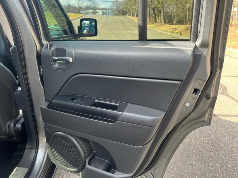 2012 Jeep Patriot 4WD 4dr Sport, available for sale in Waterbury, Connecticut | Platinum Auto Care. Waterbury, Connecticut 2012 Jeep Patriot 4WD 4dr Sport, available for sale in Waterbury, Connecticut | Platinum Auto Care. Waterbury, Connecticut