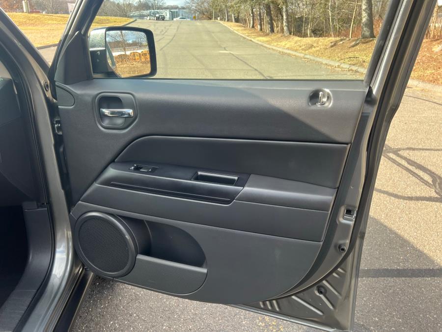2012 Jeep Patriot 4WD 4dr Sport, available for sale in Waterbury, Connecticut | Platinum Auto Care. Waterbury, Connecticut 2012 Jeep Patriot 4WD 4dr Sport, available for sale in Waterbury, Connecticut | Platinum Auto Care. Waterbury, Connecticut