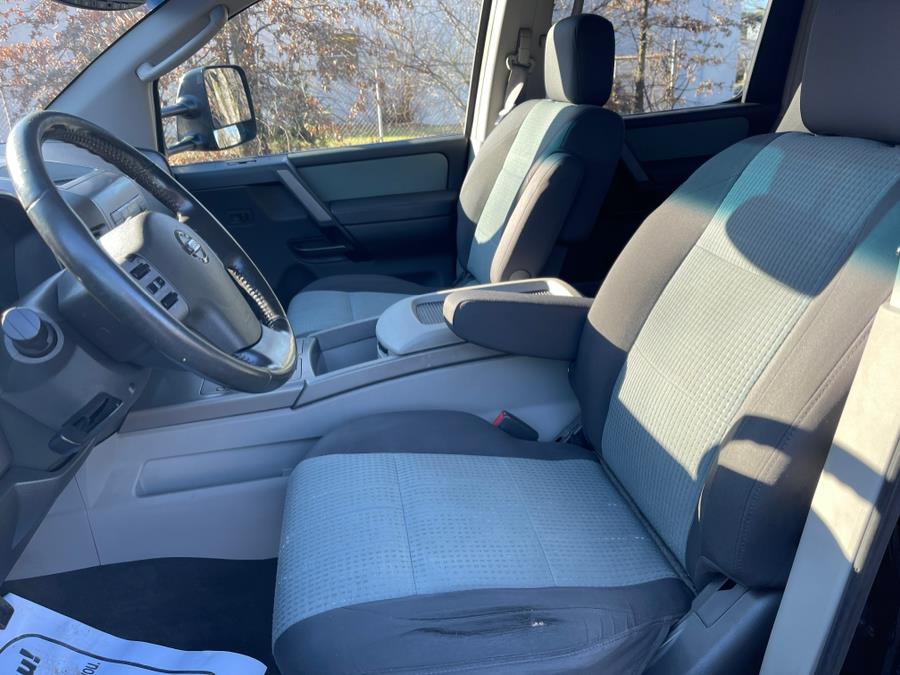 2004 Nissan Titan SE Crew Cab 4WD, available for sale in Plainville, Connecticut | Farmington Auto Park LLC. Plainville, Connecticut 2004 Nissan Titan SE Crew Cab 4WD, available for sale in Plainville, Connecticut | Farmington Auto Park LLC. Plainville, Connecticut