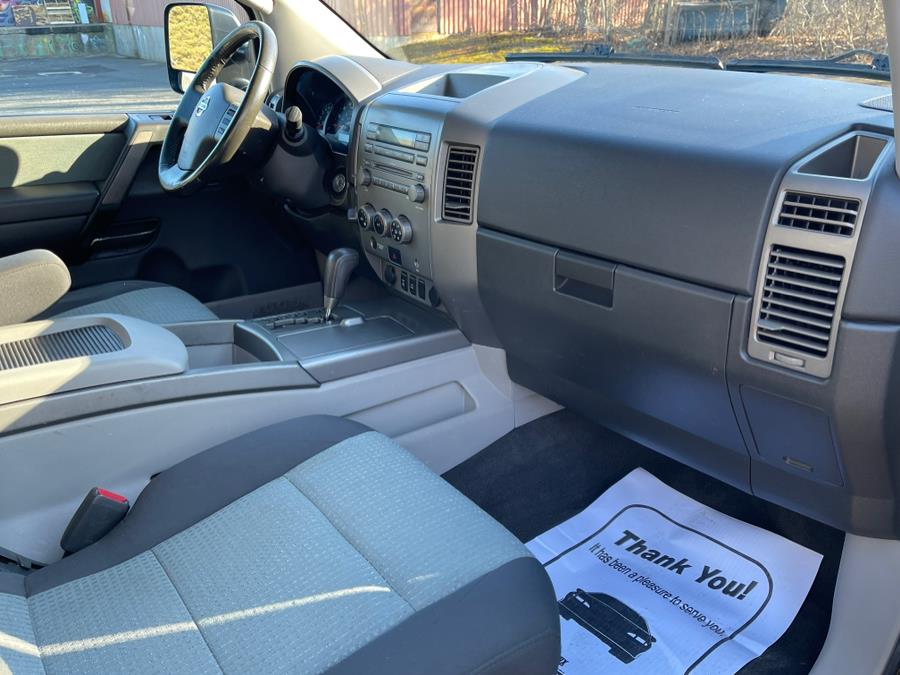 2004 Nissan Titan SE Crew Cab 4WD, available for sale in Plainville, Connecticut | Farmington Auto Park LLC. Plainville, Connecticut 2004 Nissan Titan SE Crew Cab 4WD, available for sale in Plainville, Connecticut | Farmington Auto Park LLC. Plainville, Connecticut