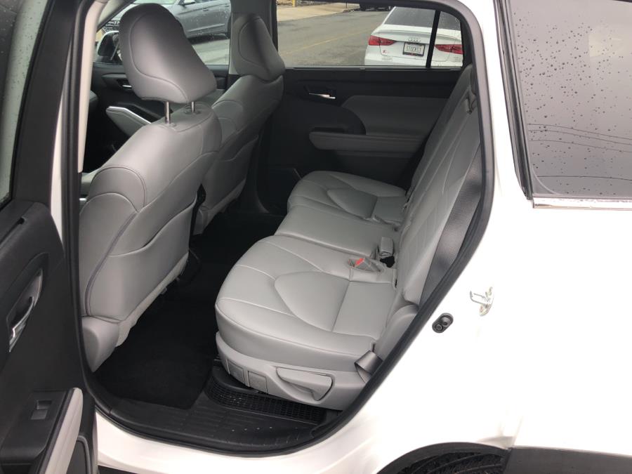 2022 Toyota Highlander Hybrid XLE FWD (Natl), available for sale in Franklin Square, New York | Signature Auto Sales. Franklin Square, New York 2022 Toyota Highlander Hybrid XLE FWD (Natl), available for sale in Franklin Square, New York | Signature Auto Sales. Franklin Square, New York