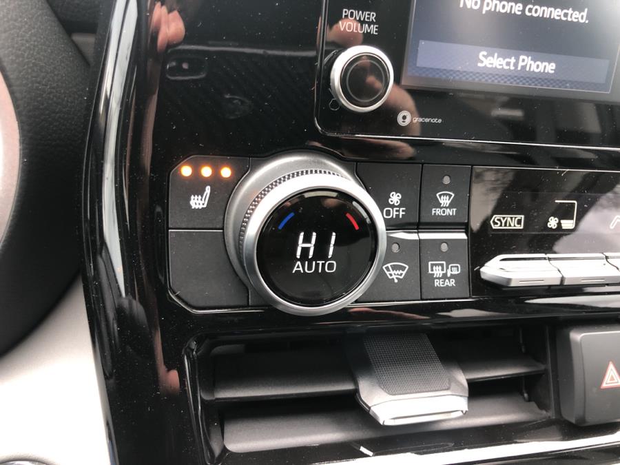 2022 Toyota Highlander Hybrid XLE FWD (Natl), available for sale in Franklin Square, New York | Signature Auto Sales. Franklin Square, New York 2022 Toyota Highlander Hybrid XLE FWD (Natl), available for sale in Franklin Square, New York | Signature Auto Sales. Franklin Square, New York