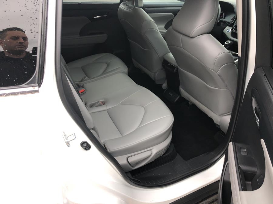 2022 Toyota Highlander Hybrid XLE FWD (Natl), available for sale in Franklin Square, New York | Signature Auto Sales. Franklin Square, New York 2022 Toyota Highlander Hybrid XLE FWD (Natl), available for sale in Franklin Square, New York | Signature Auto Sales. Franklin Square, New York