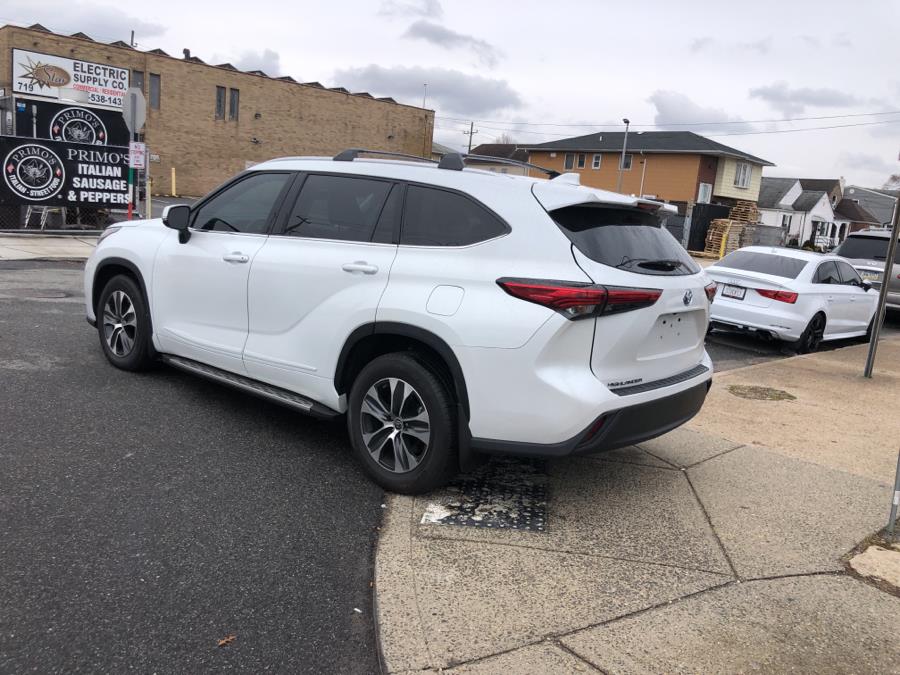 2022 Toyota Highlander Hybrid XLE FWD (Natl), available for sale in Franklin Square, New York | Signature Auto Sales. Franklin Square, New York 2022 Toyota Highlander Hybrid XLE FWD (Natl), available for sale in Franklin Square, New York | Signature Auto Sales. Franklin Square, New York