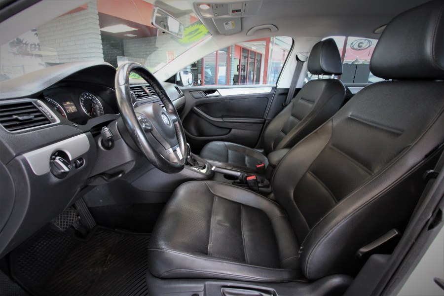 2014 Volkswagen Jetta Sedan 4dr Auto SE PZEV, available for sale in Garden Grove, California | 1 Stop Auto Mart Inc.. Garden Grove, California 2014 Volkswagen Jetta Sedan 4dr Auto SE PZEV, available for sale in Garden Grove, California | 1 Stop Auto Mart Inc.. Garden Grove, California