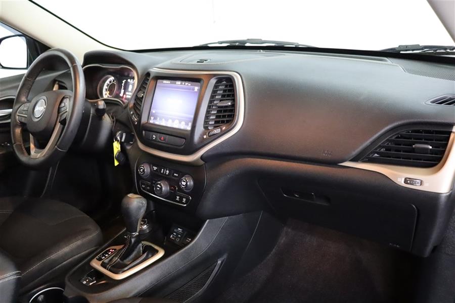2016 Jeep Cherokee LATITUDE, available for sale in Paterson, New Jersey | Fast Track Motors. Paterson, New Jersey 2016 Jeep Cherokee LATITUDE, available for sale in Paterson, New Jersey | Fast Track Motors. Paterson, New Jersey