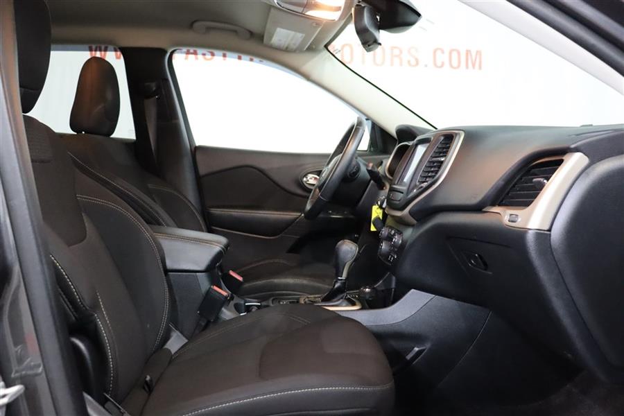 2016 Jeep Cherokee LATITUDE, available for sale in Paterson, New Jersey | Fast Track Motors. Paterson, New Jersey 2016 Jeep Cherokee LATITUDE, available for sale in Paterson, New Jersey | Fast Track Motors. Paterson, New Jersey