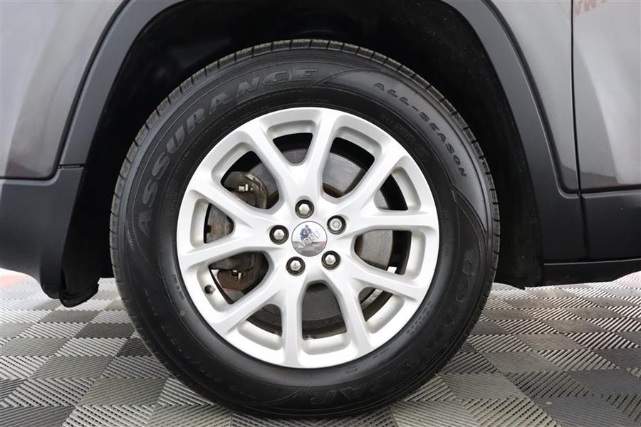 2016 Jeep Cherokee LATITUDE, available for sale in Paterson, New Jersey | Fast Track Motors. Paterson, New Jersey 2016 Jeep Cherokee LATITUDE, available for sale in Paterson, New Jersey | Fast Track Motors. Paterson, New Jersey