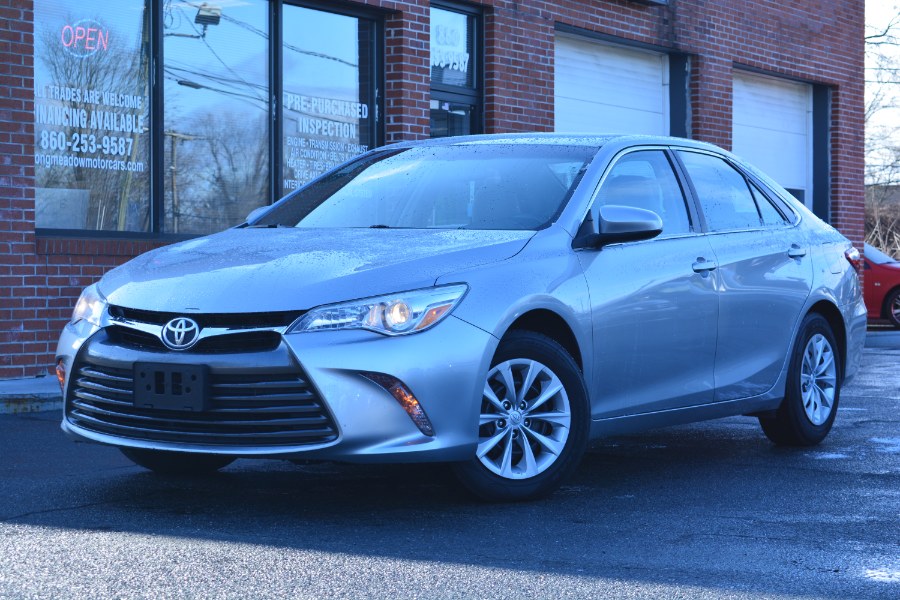 2015 Toyota Camry 4dr Sdn I4 Auto SE (Natl), available for sale in ENFIELD, Connecticut | Longmeadow Motor Cars. ENFIELD, Connecticut