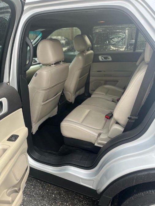 2014 Ford Explorer 4WD 4dr XLT, available for sale in Lowell, Massachusetts | Revolution Motors . Lowell, Massachusetts 2014 Ford Explorer 4WD 4dr XLT, available for sale in Lowell, Massachusetts | Revolution Motors . Lowell, Massachusetts