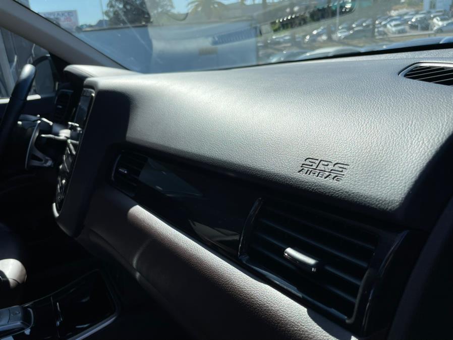 2018 Mitsubishi Outlander PHEV SEL S-AWC, available for sale in Daly City, California | Green Light Auto Wholesale. Daly City, California 2018 Mitsubishi Outlander PHEV SEL S-AWC, available for sale in Daly City, California | Green Light Auto Wholesale. Daly City, California