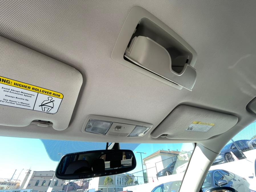 2018 Mitsubishi Outlander PHEV SEL S-AWC, available for sale in Daly City, California | Green Light Auto Wholesale. Daly City, California 2018 Mitsubishi Outlander PHEV SEL S-AWC, available for sale in Daly City, California | Green Light Auto Wholesale. Daly City, California