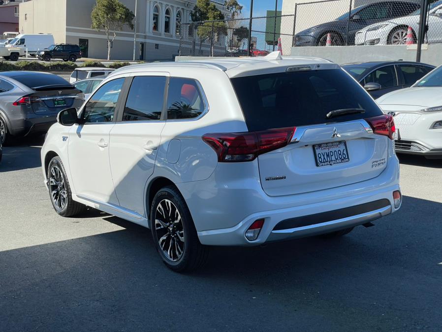 2018 Mitsubishi Outlander PHEV SEL S-AWC, available for sale in Daly City, California | Green Light Auto Wholesale. Daly City, California 2018 Mitsubishi Outlander PHEV SEL S-AWC, available for sale in Daly City, California | Green Light Auto Wholesale. Daly City, California