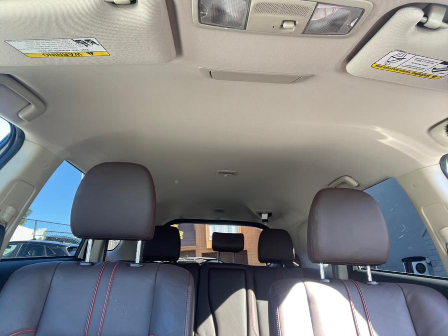 2018 Mitsubishi Outlander PHEV SEL S-AWC, available for sale in Daly City, California | Green Light Auto Wholesale. Daly City, California 2018 Mitsubishi Outlander PHEV SEL S-AWC, available for sale in Daly City, California | Green Light Auto Wholesale. Daly City, California