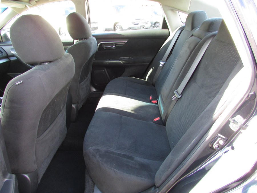 2014 Nissan Altima 4dr Sdn I4 2.5 S, available for sale in East Windsor, Connecticut | United Auto Sales of E Windsor, Inc. East Windsor, Connecticut 2014 Nissan Altima 4dr Sdn I4 2.5 S, available for sale in East Windsor, Connecticut | United Auto Sales of E Windsor, Inc. East Windsor, Connecticut