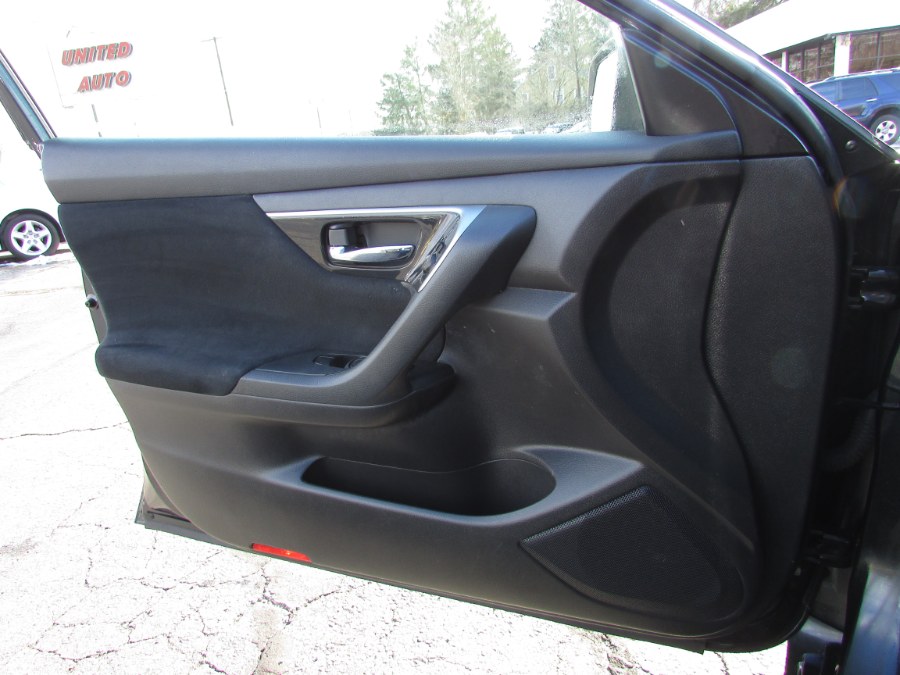 2014 Nissan Altima 4dr Sdn I4 2.5 S, available for sale in East Windsor, Connecticut | United Auto Sales of E Windsor, Inc. East Windsor, Connecticut 2014 Nissan Altima 4dr Sdn I4 2.5 S, available for sale in East Windsor, Connecticut | United Auto Sales of E Windsor, Inc. East Windsor, Connecticut