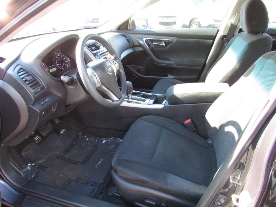 2014 Nissan Altima 4dr Sdn I4 2.5 S, available for sale in East Windsor, Connecticut | United Auto Sales of E Windsor, Inc. East Windsor, Connecticut 2014 Nissan Altima 4dr Sdn I4 2.5 S, available for sale in East Windsor, Connecticut | United Auto Sales of E Windsor, Inc. East Windsor, Connecticut