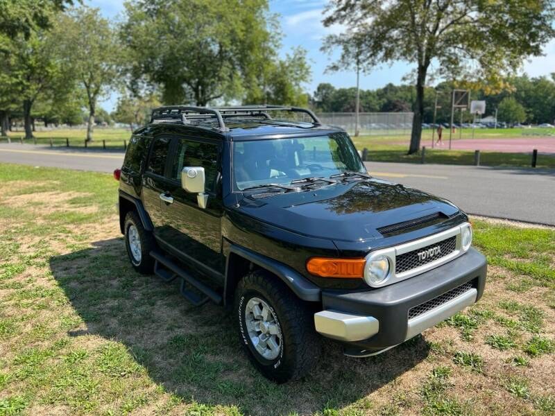 2007 Toyota FJ Cruiser 4WD 4dr Manual, available for sale in Plainville, Connecticut | Choice Group LLC Choice Motor Car. Plainville, Connecticut