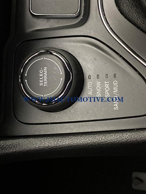 2019 Jeep Cherokee Latitude Plus 4x4, available for sale in Naugatuck, Connecticut | J&M Automotive Sls&Svc LLC. Naugatuck, Connecticut 2019 Jeep Cherokee Latitude Plus 4x4, available for sale in Naugatuck, Connecticut | J&M Automotive Sls&Svc LLC. Naugatuck, Connecticut