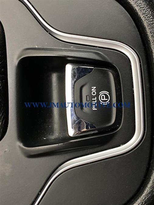 2019 Jeep Cherokee Latitude Plus 4x4, available for sale in Naugatuck, Connecticut | J&M Automotive Sls&Svc LLC. Naugatuck, Connecticut 2019 Jeep Cherokee Latitude Plus 4x4, available for sale in Naugatuck, Connecticut | J&M Automotive Sls&Svc LLC. Naugatuck, Connecticut