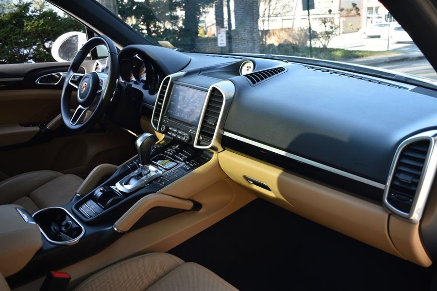 2018 Porsche Cayenne Platinum Edition AWD 4dr SUV, available for sale in Great Neck, New York | Camy Cars. Great Neck, New York 2018 Porsche Cayenne Platinum Edition AWD 4dr SUV, available for sale in Great Neck, New York | Camy Cars. Great Neck, New York