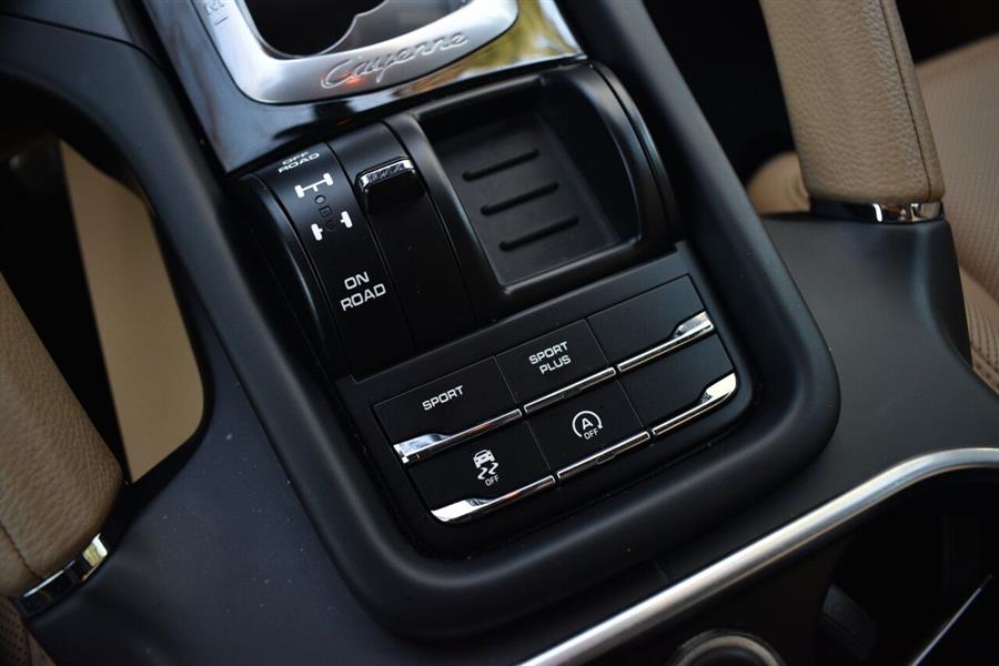 2018 Porsche Cayenne Platinum Edition AWD 4dr SUV, available for sale in Great Neck, New York | Camy Cars. Great Neck, New York 2018 Porsche Cayenne Platinum Edition AWD 4dr SUV, available for sale in Great Neck, New York | Camy Cars. Great Neck, New York