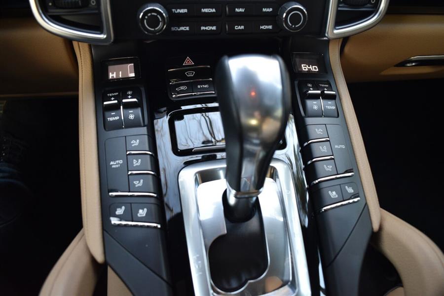 2018 Porsche Cayenne Platinum Edition AWD 4dr SUV, available for sale in Great Neck, New York | Camy Cars. Great Neck, New York 2018 Porsche Cayenne Platinum Edition AWD 4dr SUV, available for sale in Great Neck, New York | Camy Cars. Great Neck, New York
