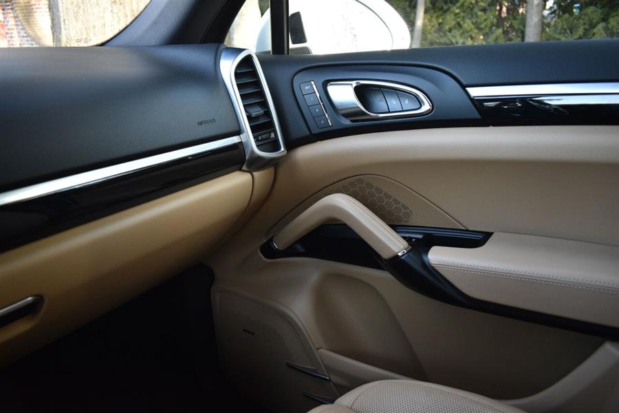 2018 Porsche Cayenne Platinum Edition AWD 4dr SUV, available for sale in Great Neck, New York | Camy Cars. Great Neck, New York 2018 Porsche Cayenne Platinum Edition AWD 4dr SUV, available for sale in Great Neck, New York | Camy Cars. Great Neck, New York