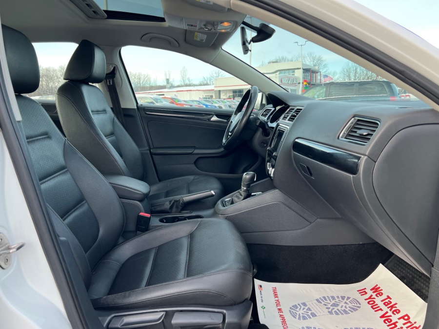 2016 Volkswagen Jetta Sedan 4dr Auto 1.8T SEL PZEV, available for sale in Ortonville, Michigan | Marsh Auto Sales LLC. Ortonville, Michigan 2016 Volkswagen Jetta Sedan 4dr Auto 1.8T SEL PZEV, available for sale in Ortonville, Michigan | Marsh Auto Sales LLC. Ortonville, Michigan
