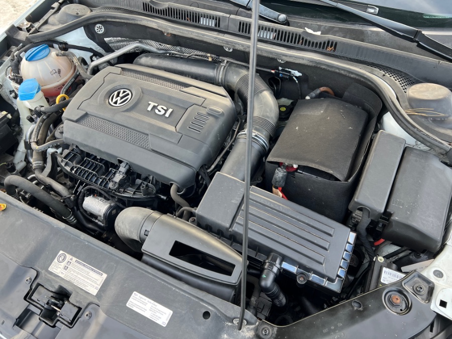 2016 Volkswagen Jetta Sedan 4dr Auto 1.8T SEL PZEV, available for sale in Ortonville, Michigan | Marsh Auto Sales LLC. Ortonville, Michigan 2016 Volkswagen Jetta Sedan 4dr Auto 1.8T SEL PZEV, available for sale in Ortonville, Michigan | Marsh Auto Sales LLC. Ortonville, Michigan