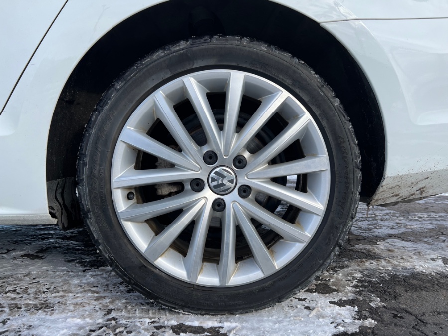 2016 Volkswagen Jetta Sedan 4dr Auto 1.8T SEL PZEV, available for sale in Ortonville, Michigan | Marsh Auto Sales LLC. Ortonville, Michigan 2016 Volkswagen Jetta Sedan 4dr Auto 1.8T SEL PZEV, available for sale in Ortonville, Michigan | Marsh Auto Sales LLC. Ortonville, Michigan