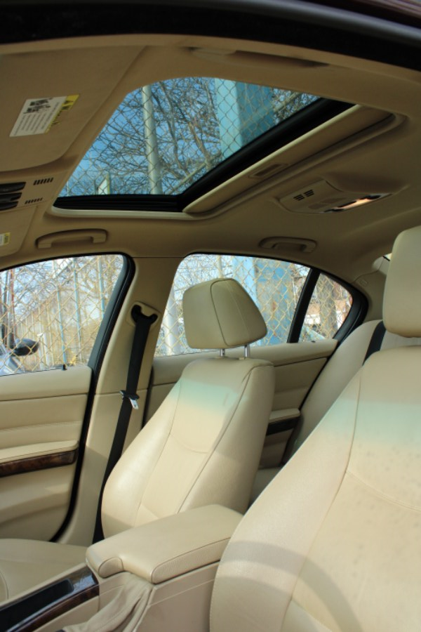 2007 BMW 3 Series 4dr Sdn 335xi AWD, available for sale in BROOKLYN, New York | Deals on Wheels International Auto. BROOKLYN, New York 2007 BMW 3 Series 4dr Sdn 335xi AWD, available for sale in BROOKLYN, New York | Deals on Wheels International Auto. BROOKLYN, New York