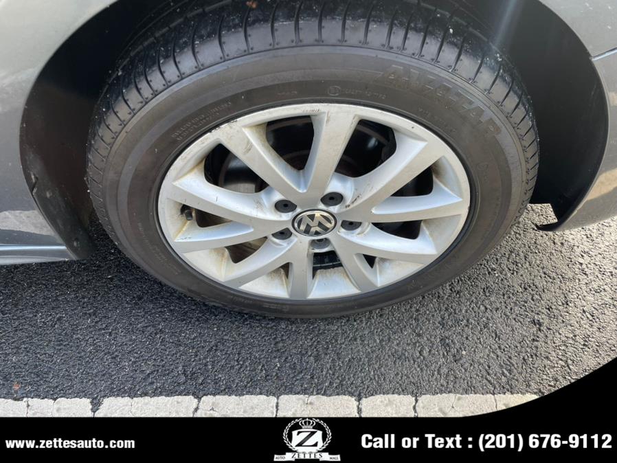 2014 Volkswagen Jetta Sedan 4dr Auto SE PZEV, available for sale in Jersey City, New Jersey | Zettes Auto Mall. Jersey City, New Jersey 2014 Volkswagen Jetta Sedan 4dr Auto SE PZEV, available for sale in Jersey City, New Jersey | Zettes Auto Mall. Jersey City, New Jersey