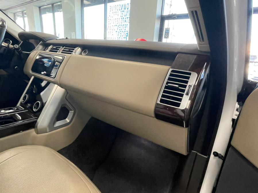2020 Land Rover Range Rover HSE SWB, available for sale in Inwood, New York | 5 Towns Drive. Inwood, New York 2020 Land Rover Range Rover HSE SWB, available for sale in Inwood, New York | 5 Towns Drive. Inwood, New York