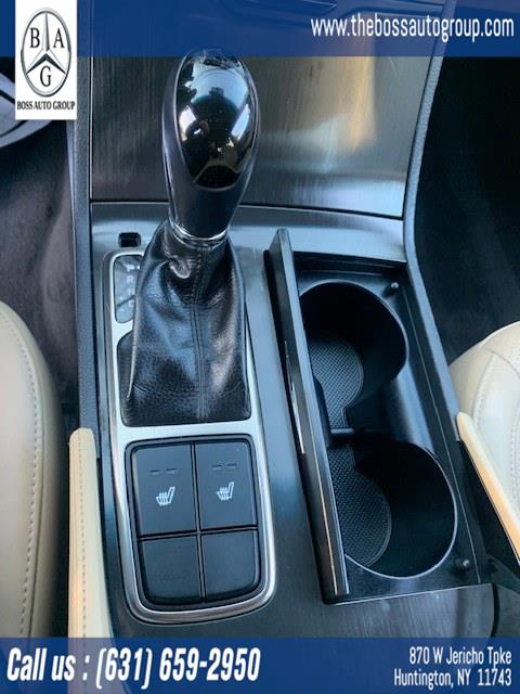 2012 Hyundai Azera 4dr Sdn, available for sale in Huntington, New York | The Boss Auto Group. Huntington, New York 2012 Hyundai Azera 4dr Sdn, available for sale in Huntington, New York | The Boss Auto Group. Huntington, New York