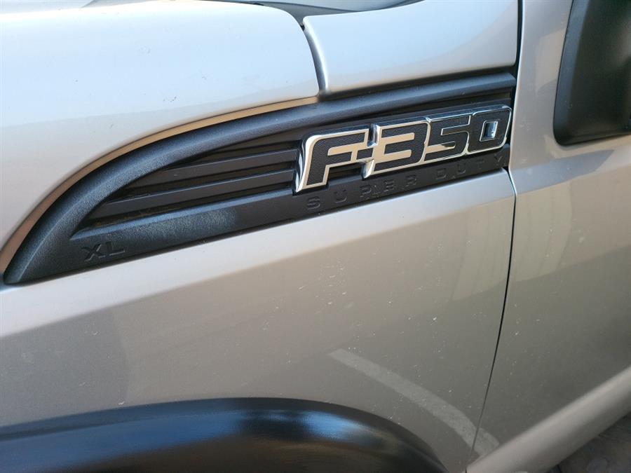 2015 Ford Super Duty F-350 SRW 4WD Reg Cab 137" XL, available for sale in Hartford, Connecticut | Lex Autos LLC. Hartford, Connecticut 2015 Ford Super Duty F-350 SRW 4WD Reg Cab 137" XL, available for sale in Hartford, Connecticut | Lex Autos LLC. Hartford, Connecticut