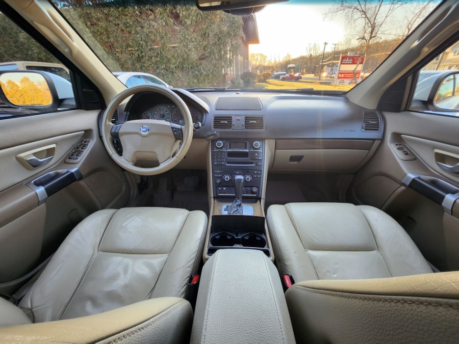 2010 Volvo XC90 AWD 4dr I6, available for sale in Bristol, Connecticut | Dealmax Motors LLC. Bristol, Connecticut 2010 Volvo XC90 AWD 4dr I6, available for sale in Bristol, Connecticut | Dealmax Motors LLC. Bristol, Connecticut