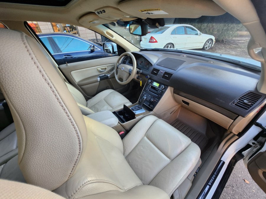 2010 Volvo XC90 AWD 4dr I6, available for sale in Bristol, Connecticut | Dealmax Motors LLC. Bristol, Connecticut 2010 Volvo XC90 AWD 4dr I6, available for sale in Bristol, Connecticut | Dealmax Motors LLC. Bristol, Connecticut