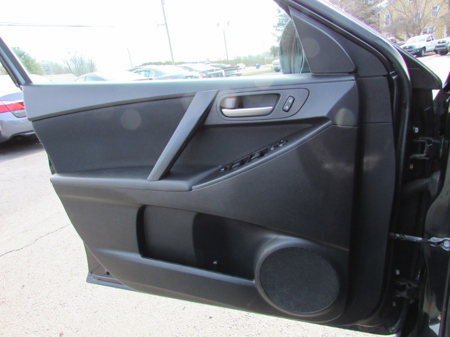 2013 Mazda Mazda3 4dr Sdn Auto i SV, available for sale in East Windsor, Connecticut | United Auto Sales of E Windsor, Inc. East Windsor, Connecticut 2013 Mazda Mazda3 4dr Sdn Auto i SV, available for sale in East Windsor, Connecticut | United Auto Sales of E Windsor, Inc. East Windsor, Connecticut