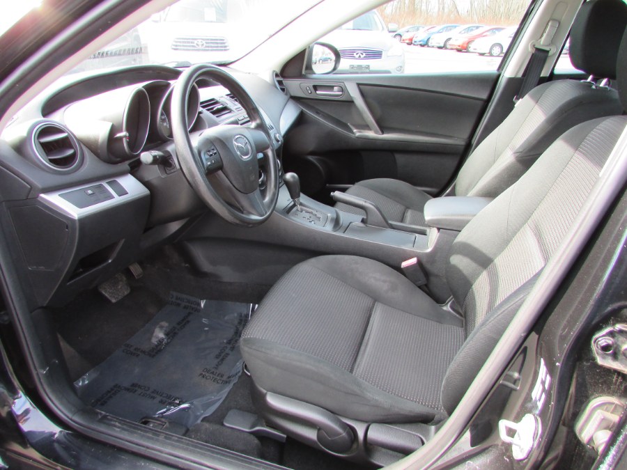 2013 Mazda Mazda3 4dr Sdn Auto i SV, available for sale in East Windsor, Connecticut | United Auto Sales of E Windsor, Inc. East Windsor, Connecticut 2013 Mazda Mazda3 4dr Sdn Auto i SV, available for sale in East Windsor, Connecticut | United Auto Sales of E Windsor, Inc. East Windsor, Connecticut