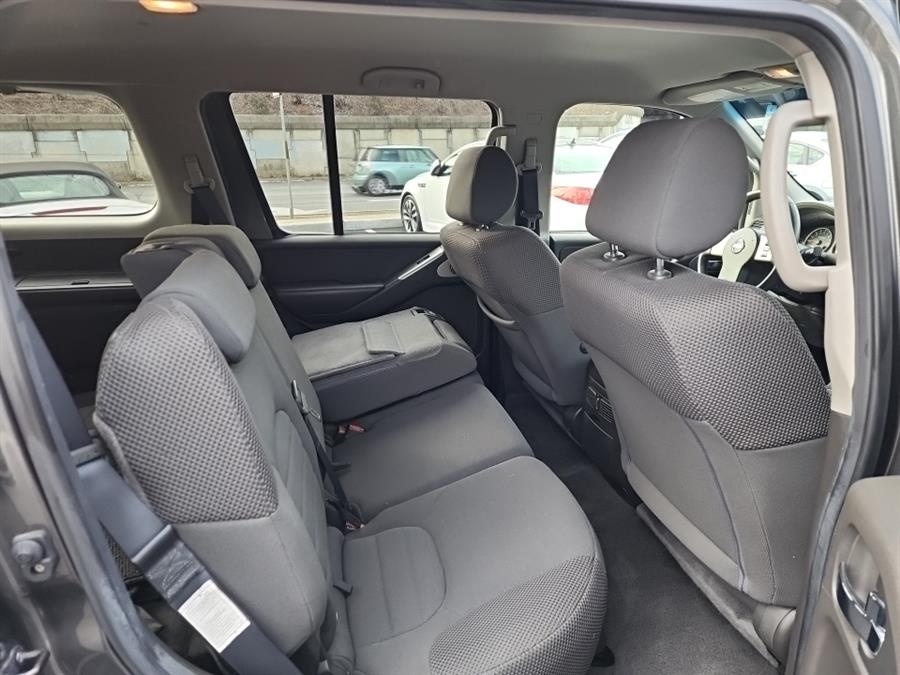 2008 Nissan Pathfinder 4WD 4dr V6 SE, available for sale in Islip, New York | L.I. Auto Gallery. Islip, New York 2008 Nissan Pathfinder 4WD 4dr V6 SE, available for sale in Islip, New York | L.I. Auto Gallery. Islip, New York