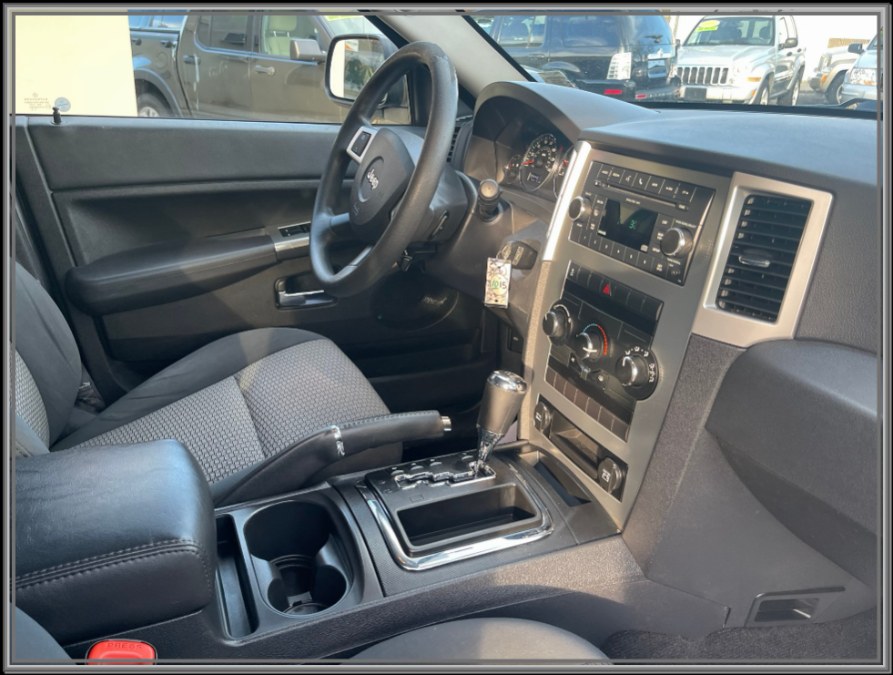 2010 Jeep Grand Cherokee 4WD 4dr Laredo, available for sale in Huntington Station, New York | My Auto Inc.. Huntington Station, New York 2010 Jeep Grand Cherokee 4WD 4dr Laredo, available for sale in Huntington Station, New York | My Auto Inc.. Huntington Station, New York