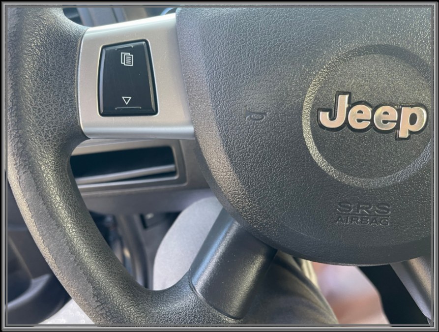 2010 Jeep Grand Cherokee 4WD 4dr Laredo, available for sale in Huntington Station, New York | My Auto Inc.. Huntington Station, New York 2010 Jeep Grand Cherokee 4WD 4dr Laredo, available for sale in Huntington Station, New York | My Auto Inc.. Huntington Station, New York
